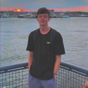 Meet your Posher, Travis